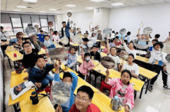 还需要一张“正轨的培训许可证”而正在十年前